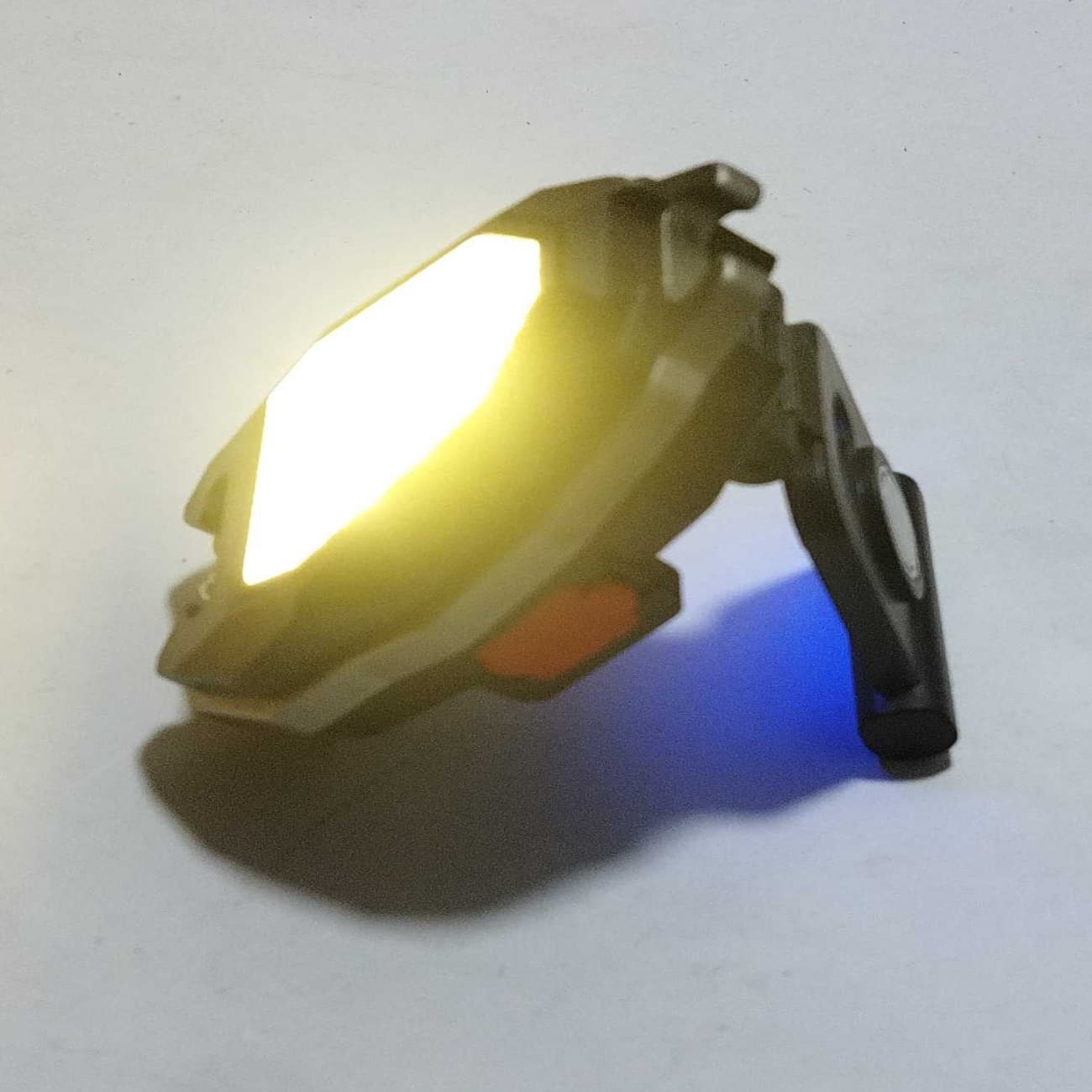 Camping/traveling light and cigarette lighter